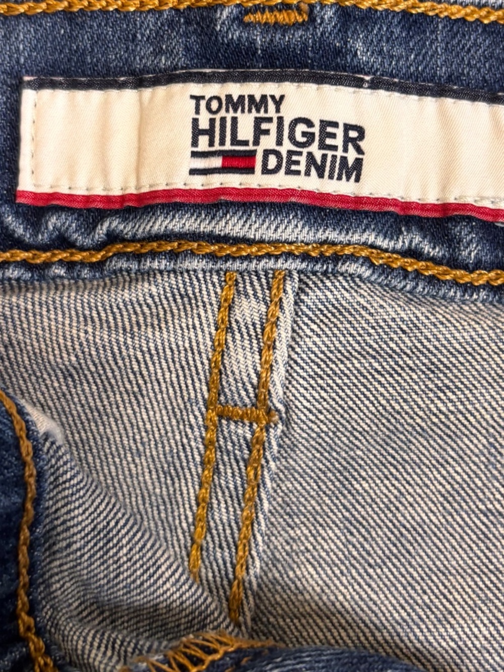 Tommy Hilfiger Straight Leg Jeans NWT Men's 31x32 Medium Wash - Picture 3 of 4